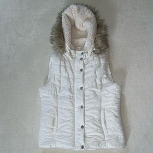 Aeropostale White Puffer Vest